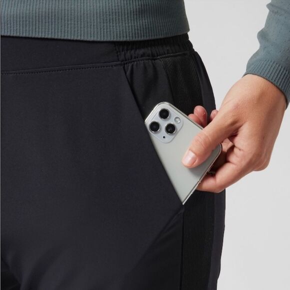 ATHLETA Brooklyn Lined Jogger in Black 14 - Picture 3 of 12